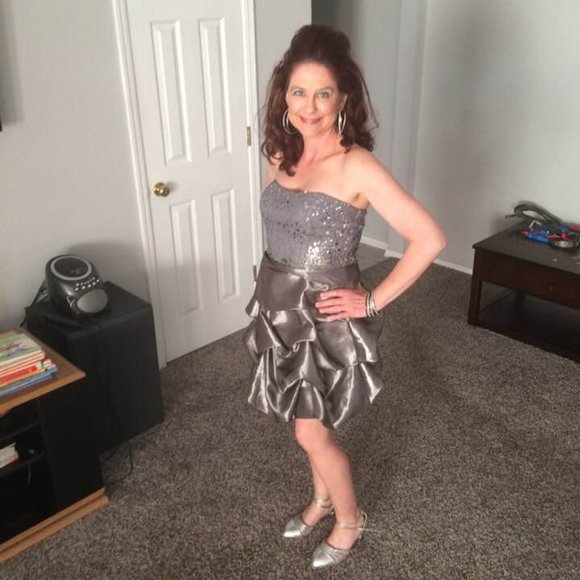 Meet your Posher, Donna - Picture 1 of 1